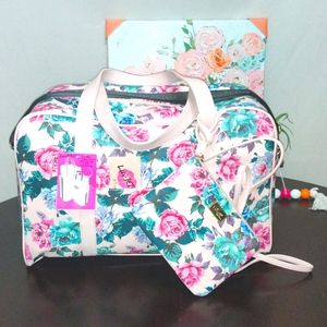 🆕 Betsey Johnson Weekender - Pink Florals